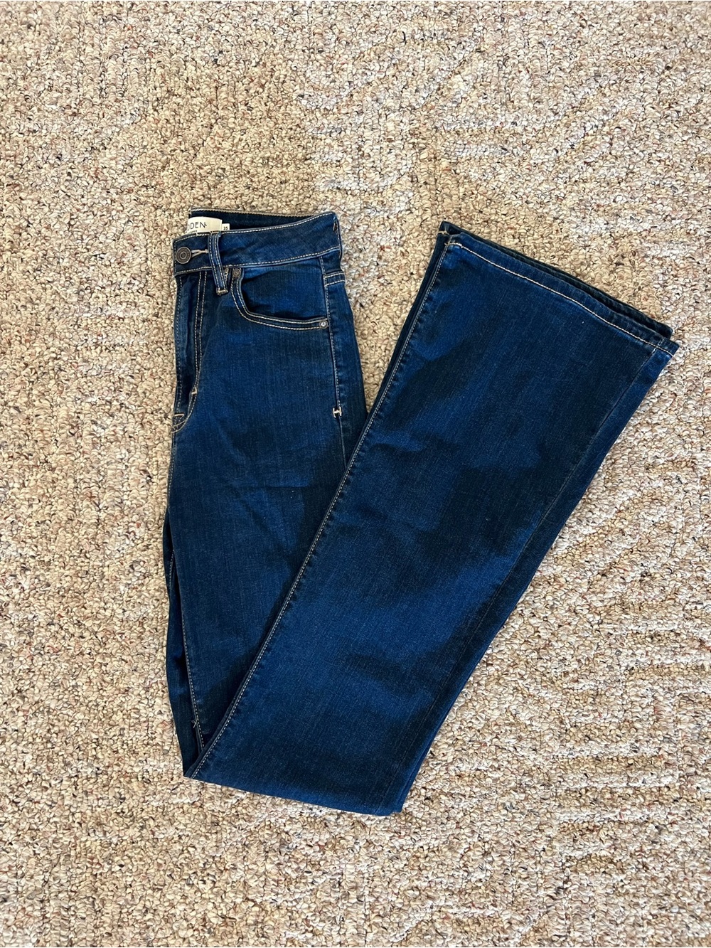 Hidden Happi Flare Jeans